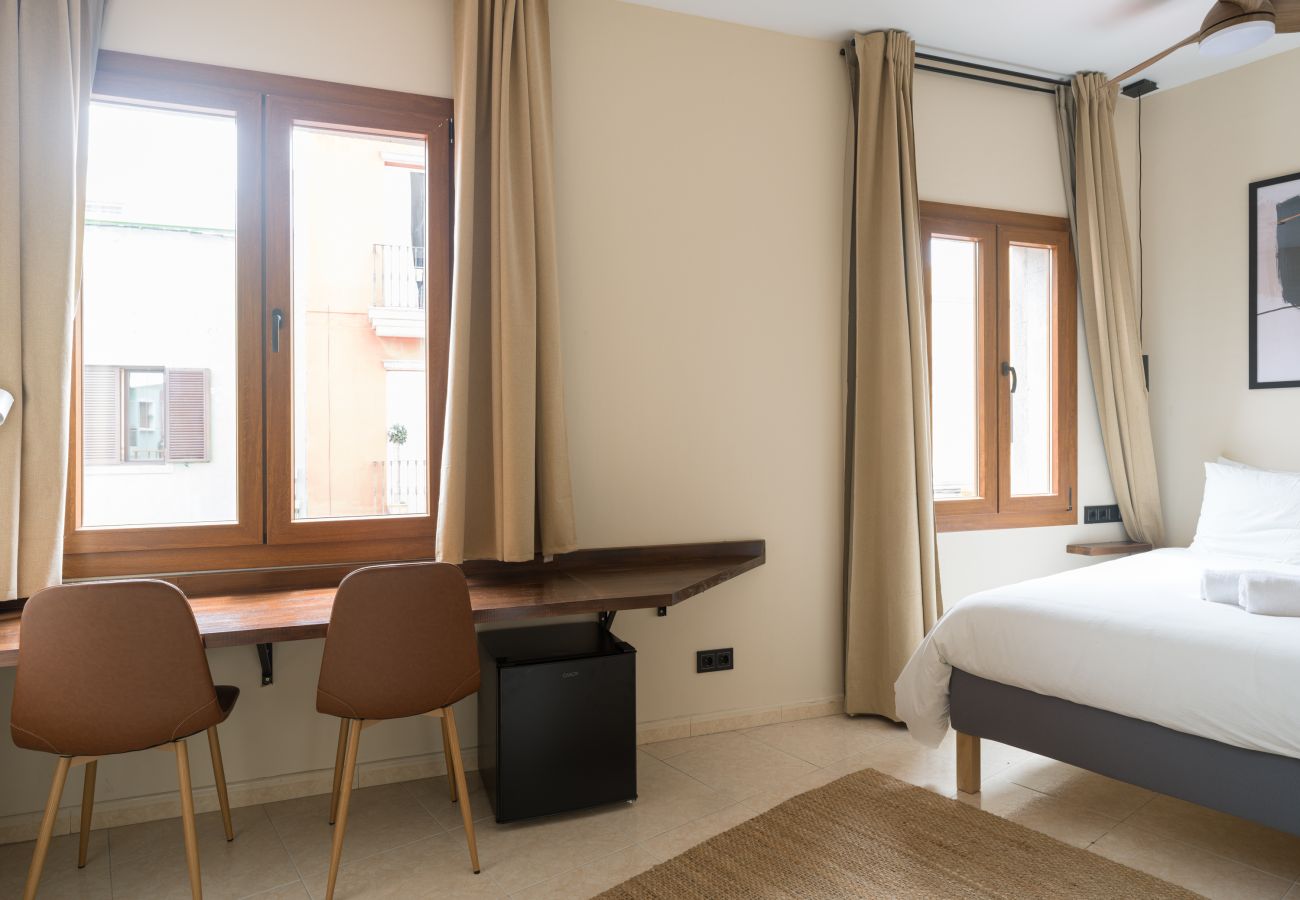 Rent by room in Las Palmas de Gran Canaria - No. 80 Room 10 En-Suite